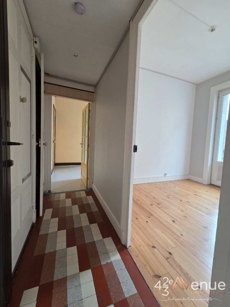 APPARTEMENT T6 A VENDRE - ST ETIENNE BADOUILLERE - 96.74 m2 - 99�000�&euro;