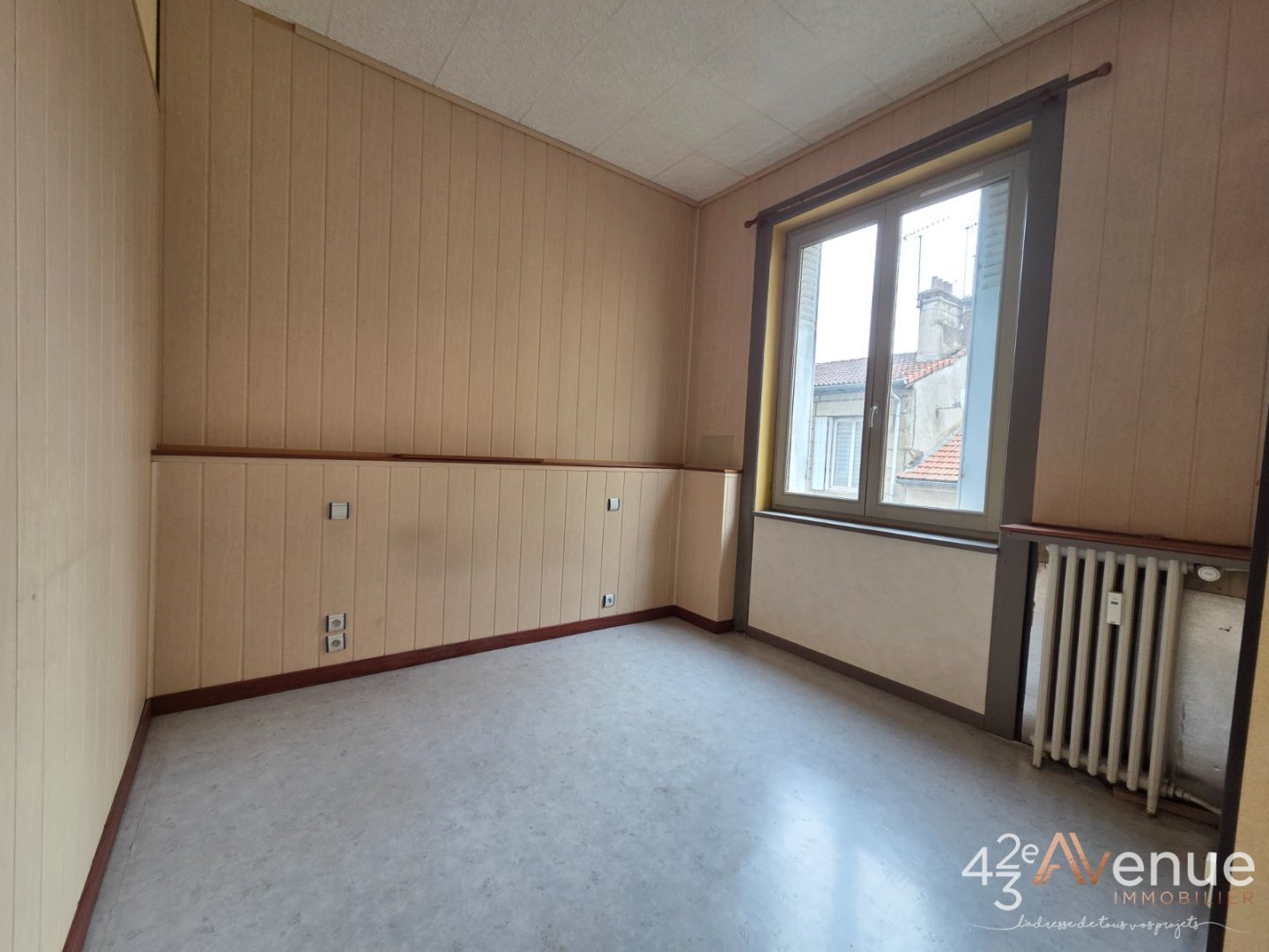 APPARTEMENT T6 A VENDRE - ST ETIENNE BADOUILLERE - 96.74 m2 - 99�000�&euro;