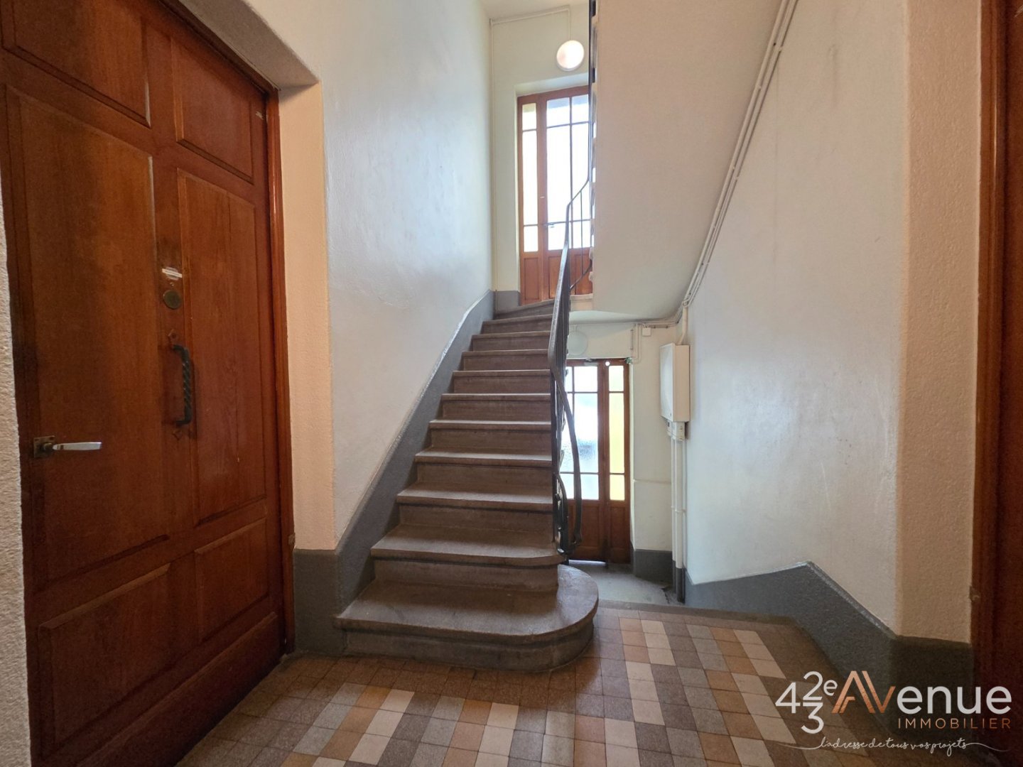 APPARTEMENT T6 A VENDRE - ST ETIENNE BADOUILLERE - 96.74 m2 - 99�000�&euro;