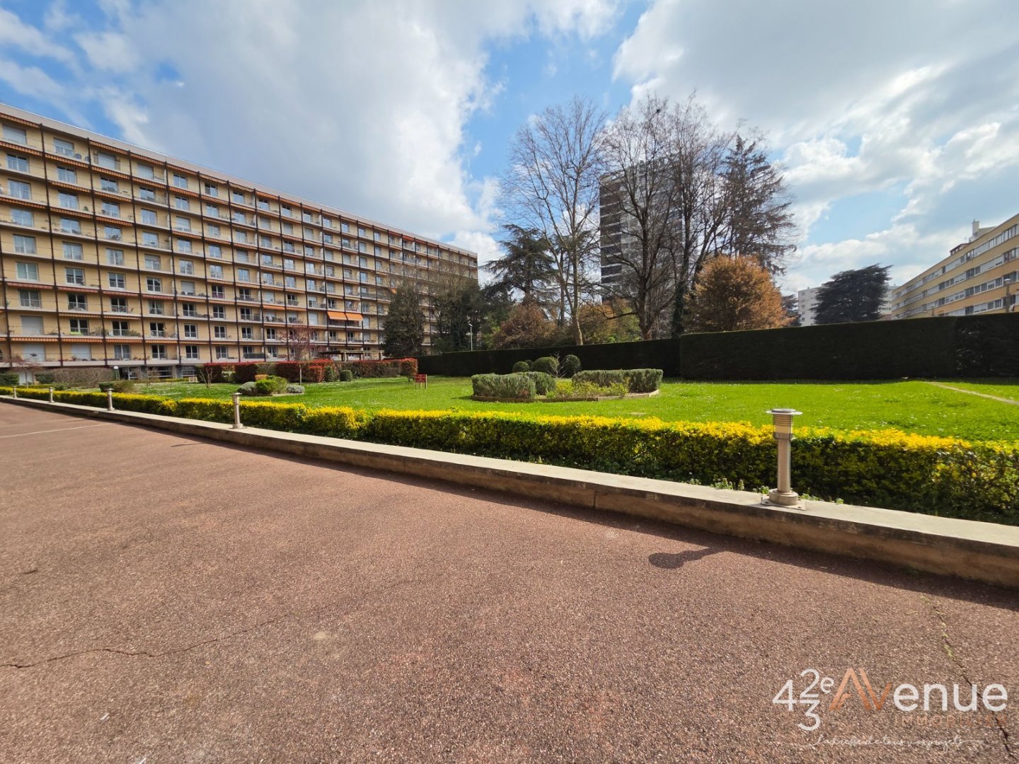 APPARTEMENT T6 A VENDRE - ST ETIENNE BERGSON - 146.22 m2 - 249�000�&euro;