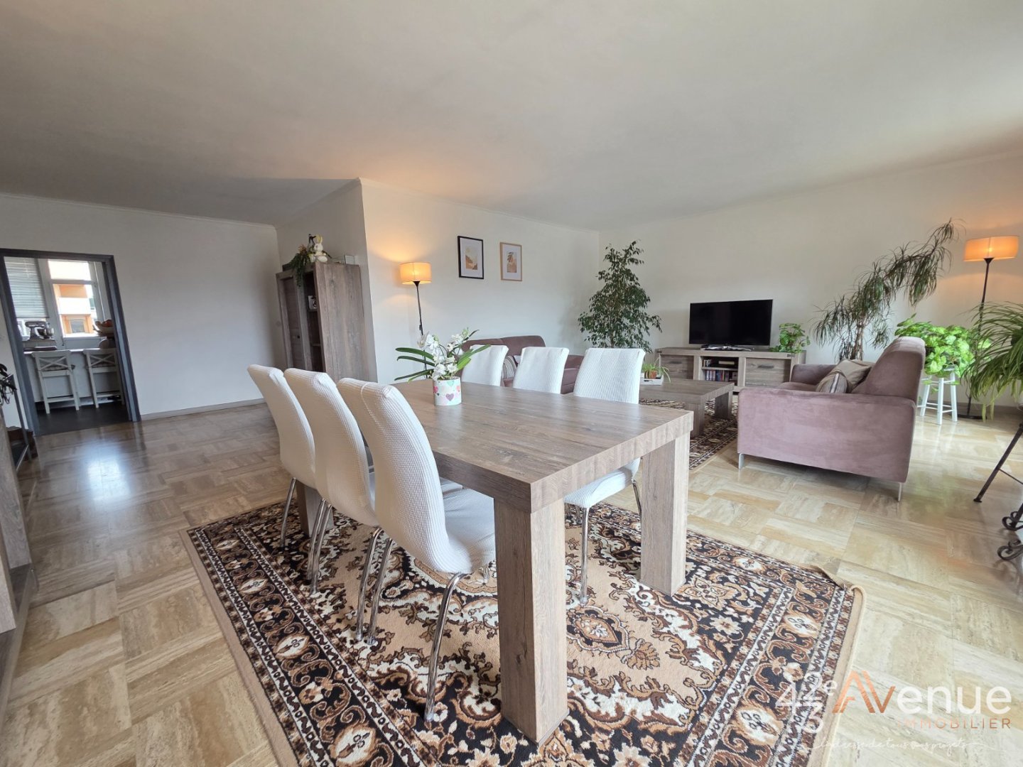 APPARTEMENT T6 A VENDRE - ST ETIENNE BERGSON - 146.22 m2 - 249�000�&euro;