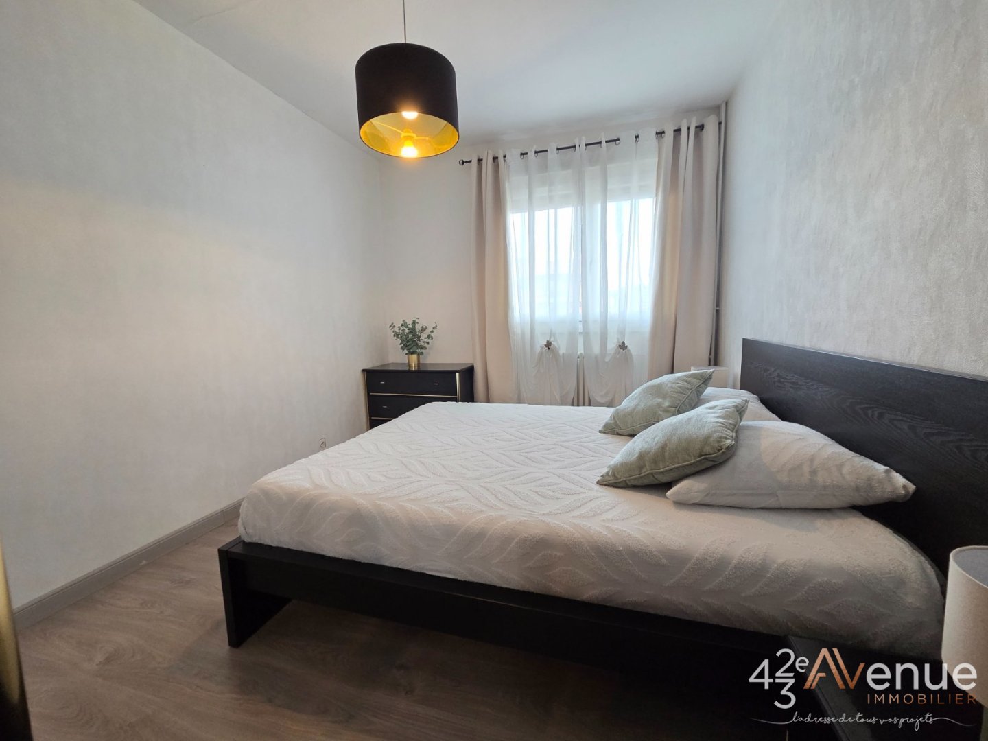 APPARTEMENT T6 A VENDRE - ST ETIENNE BERGSON - 146.22 m2 - 249�000�&euro;