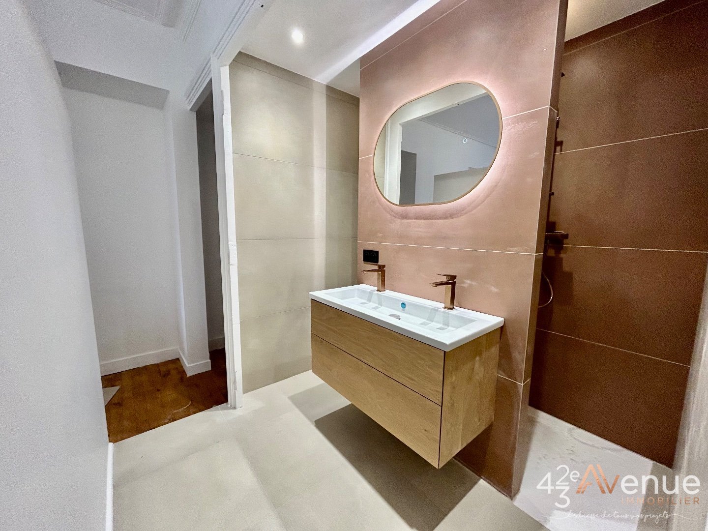 APPARTEMENT T6 A VENDRE - ST ETIENNE CENTRE VILLE - 155 m2 - 210000€