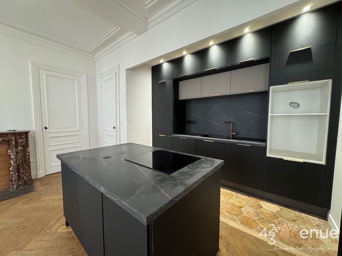 APPARTEMENT T6 A VENDRE - ST ETIENNE CENTRE VILLE - 155 m2 - 210000€