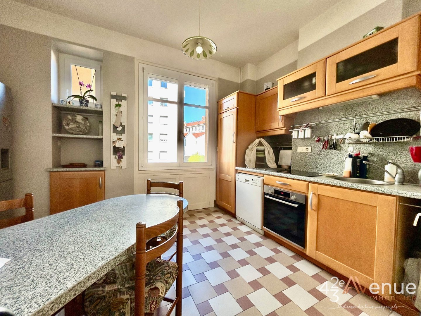 Appartement traversant - 3 chambres - 140 m2 - ST ETIENNE CENTRE VILLE - 140.04 m2 - VENDU