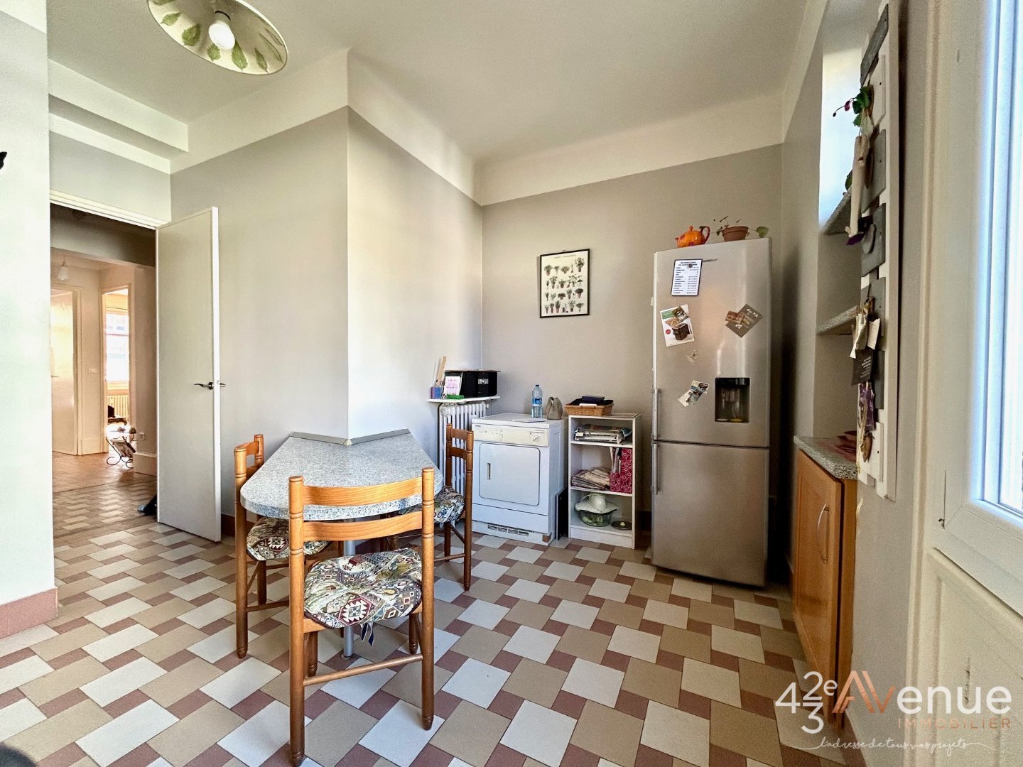 Appartement traversant - 3 chambres - 140 m2 - ST ETIENNE CENTRE VILLE - 140.04 m2 - VENDU