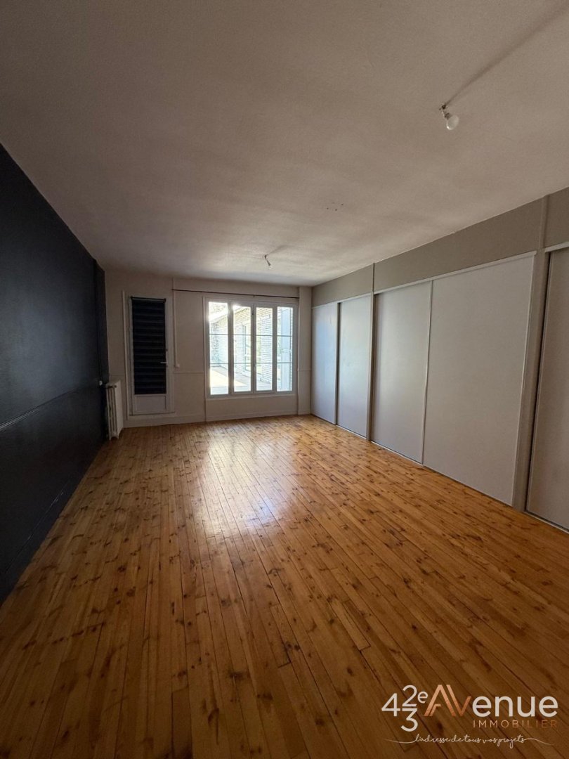 APPARTEMENT T6 A VENDRE - ST ETIENNE CENTRE VILLE - 166.23 m2 - 260000€