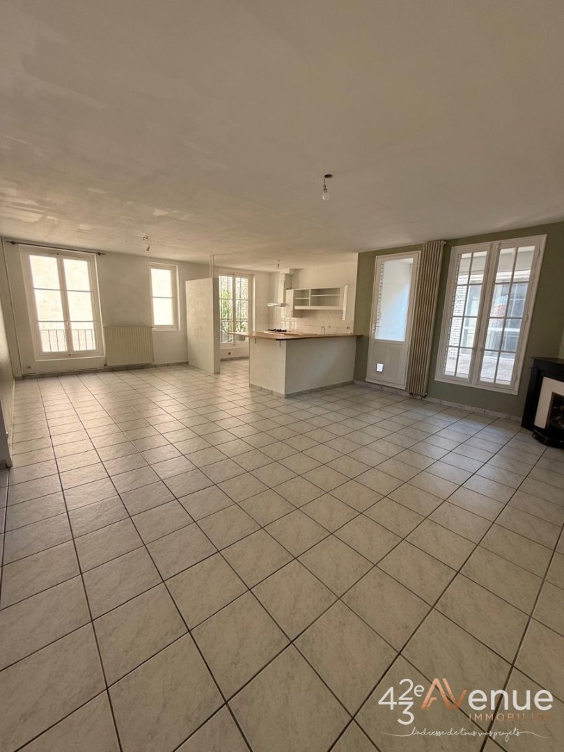 APPARTEMENT T6 A VENDRE - ST ETIENNE CENTRE VILLE - 166.23 m2 - 260000€