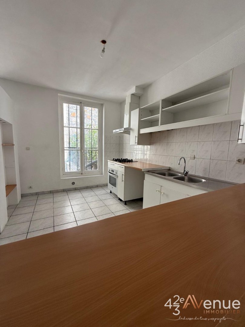 APPARTEMENT T6 A VENDRE - ST ETIENNE CENTRE VILLE - 166.23 m2 - 260000€