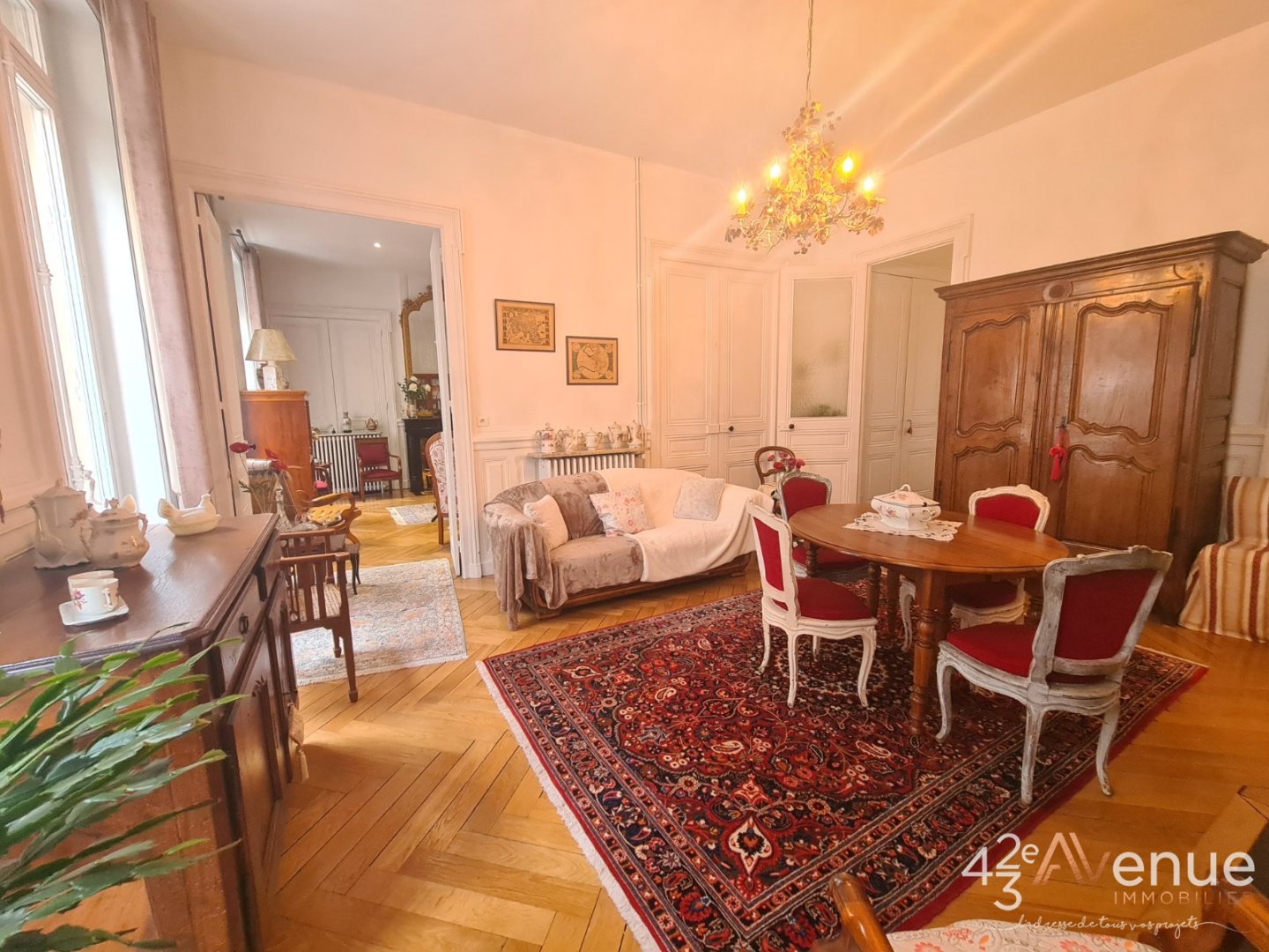 APPARTEMENT T6 A VENDRE - ST ETIENNE CENTRE VILLE - 204.7 m2 - 249000€