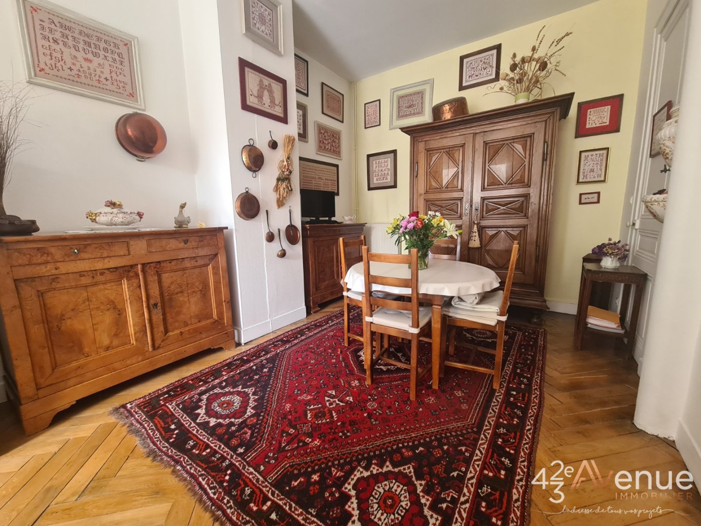 APPARTEMENT T6 A VENDRE - ST ETIENNE CENTRE VILLE - 204.7 m2 - 249000€