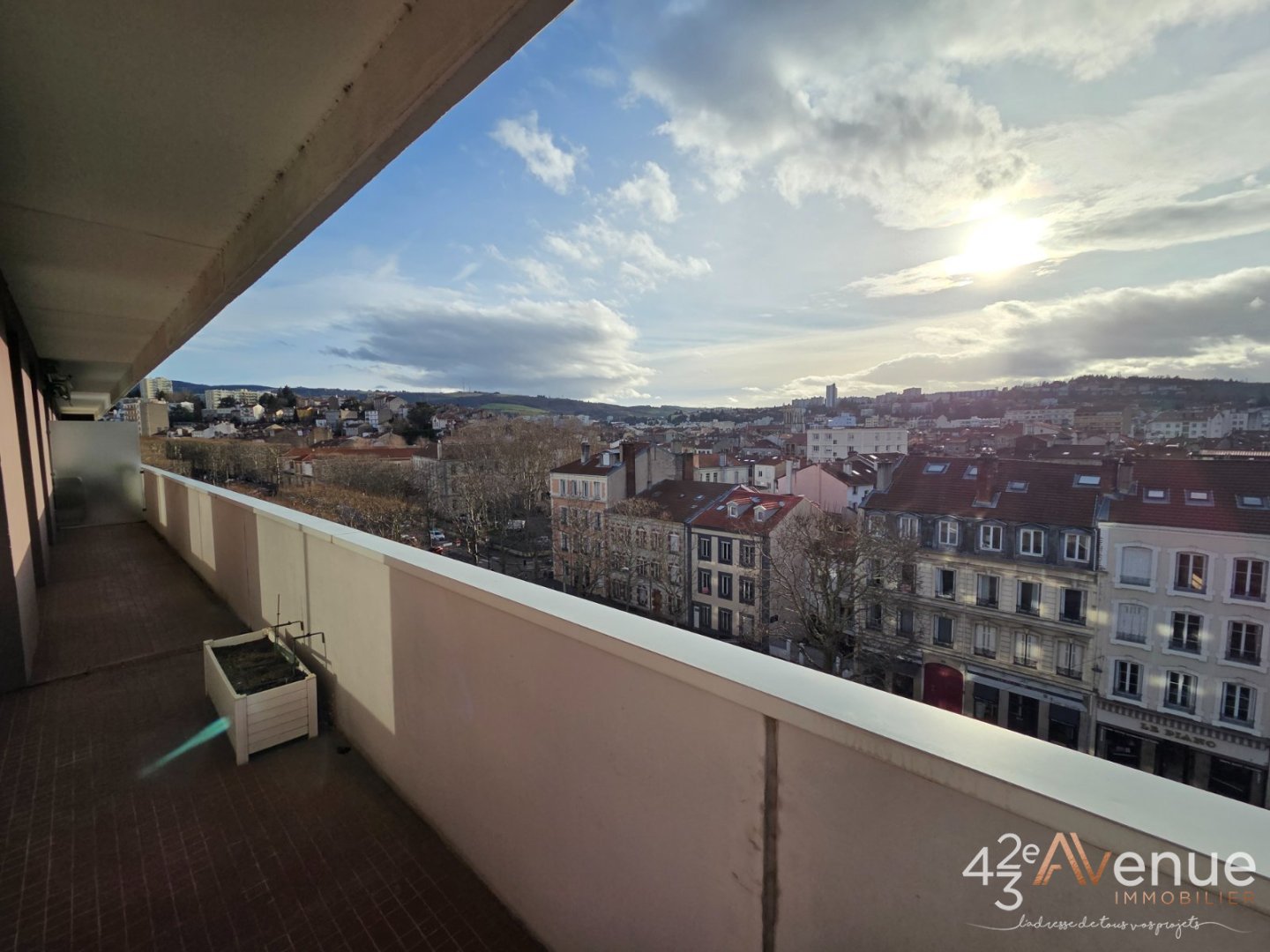 APPARTEMENT T6 A VENDRE - ST ETIENNE FAURIEL - 125.44 m2 - 145�000�&euro;