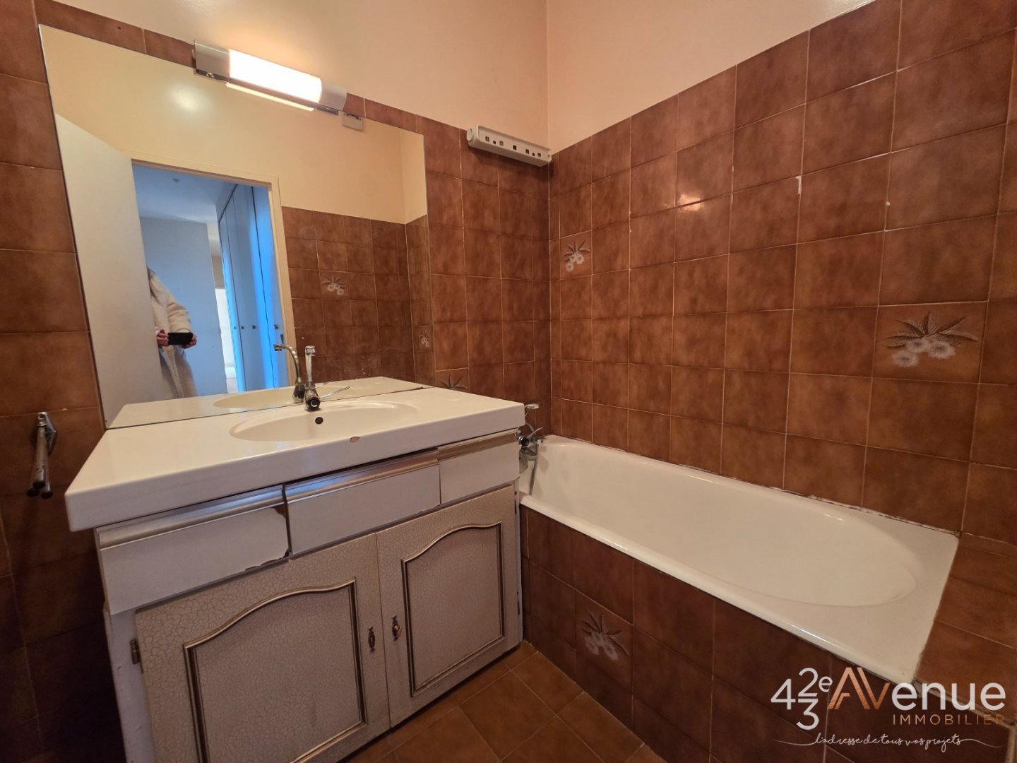 APPARTEMENT T6 A VENDRE - ST ETIENNE FAURIEL - 125.44 m2 - 145�000�&euro;