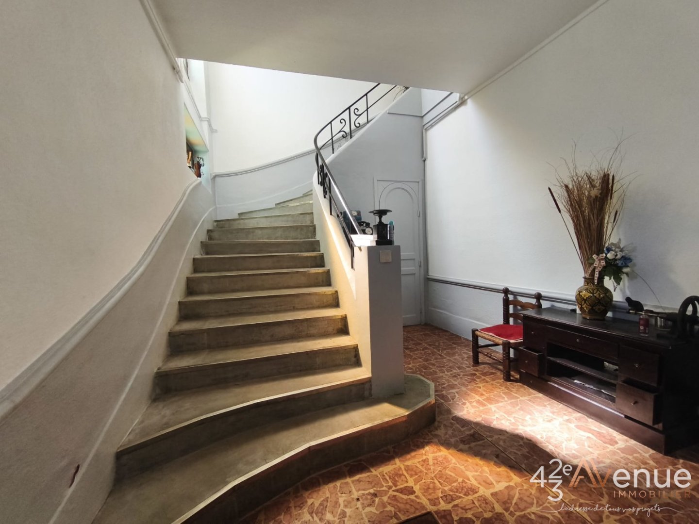 APPARTEMENT T6 A VENDRE - ST ETIENNE LA TERRASSE - 241 m2 - 299 000 &euro;