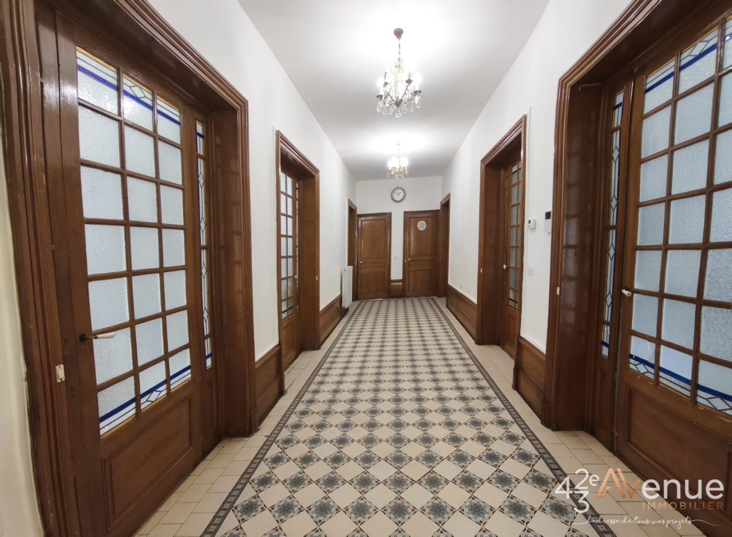 APPARTEMENT T6 A VENDRE - ST ETIENNE LA TERRASSE - 241 m2 - 299 000 &euro;