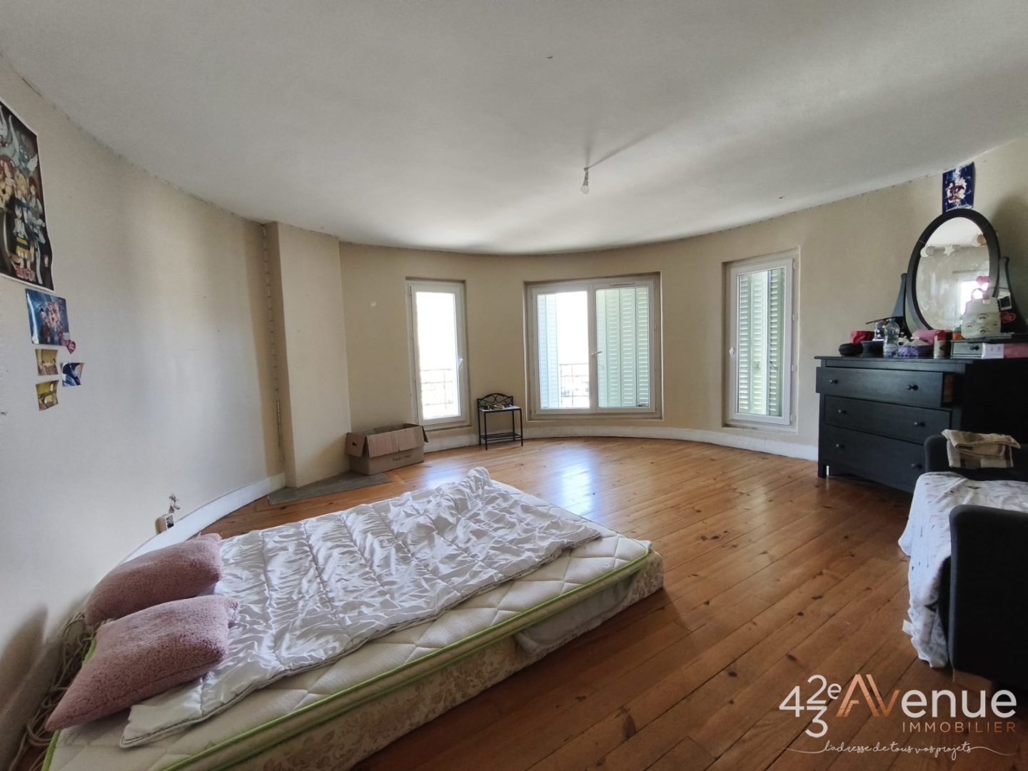 APPARTEMENT T6 A VENDRE - ST ETIENNE LA TERRASSE - 241 m2 - 299 000 &euro;