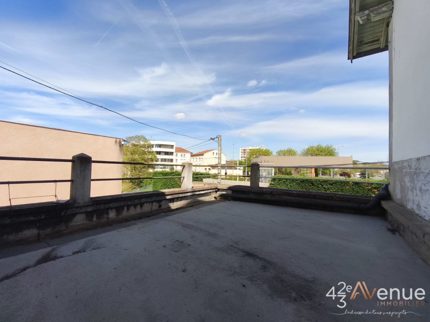 APPARTEMENT T6 A VENDRE - ST ETIENNE LA TERRASSE - 241 m2 - 299 000 &euro;
