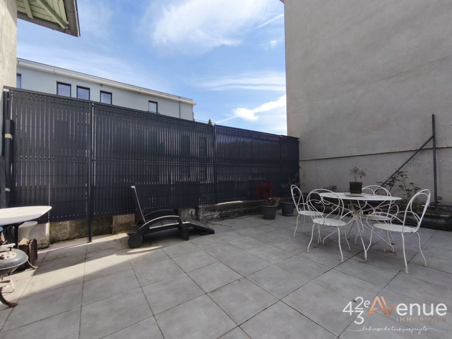 APPARTEMENT T6 A VENDRE - ST ETIENNE LA TERRASSE - 241 m2 - 299 000 &euro;
