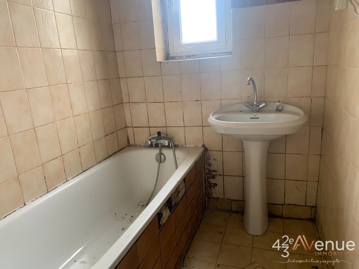 Maison cadastre ZI 1614 795 M² A VENDRE - VEAUCHE - 172 m2 - 250 000 &euro;