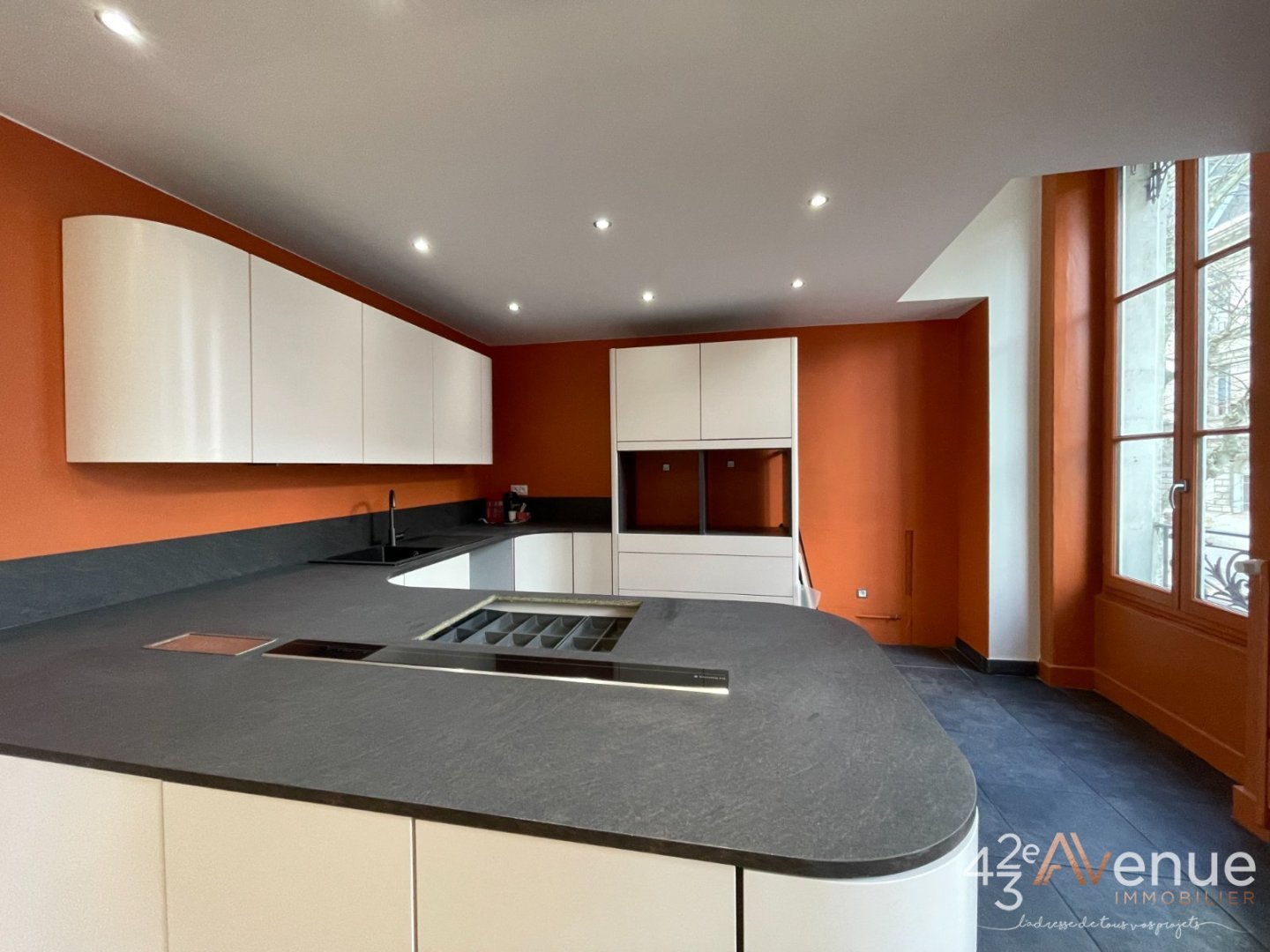 APPARTEMENT T5 - ST ETIENNE CENTRE VILLE - 150 m2 - 220�000�&euro;