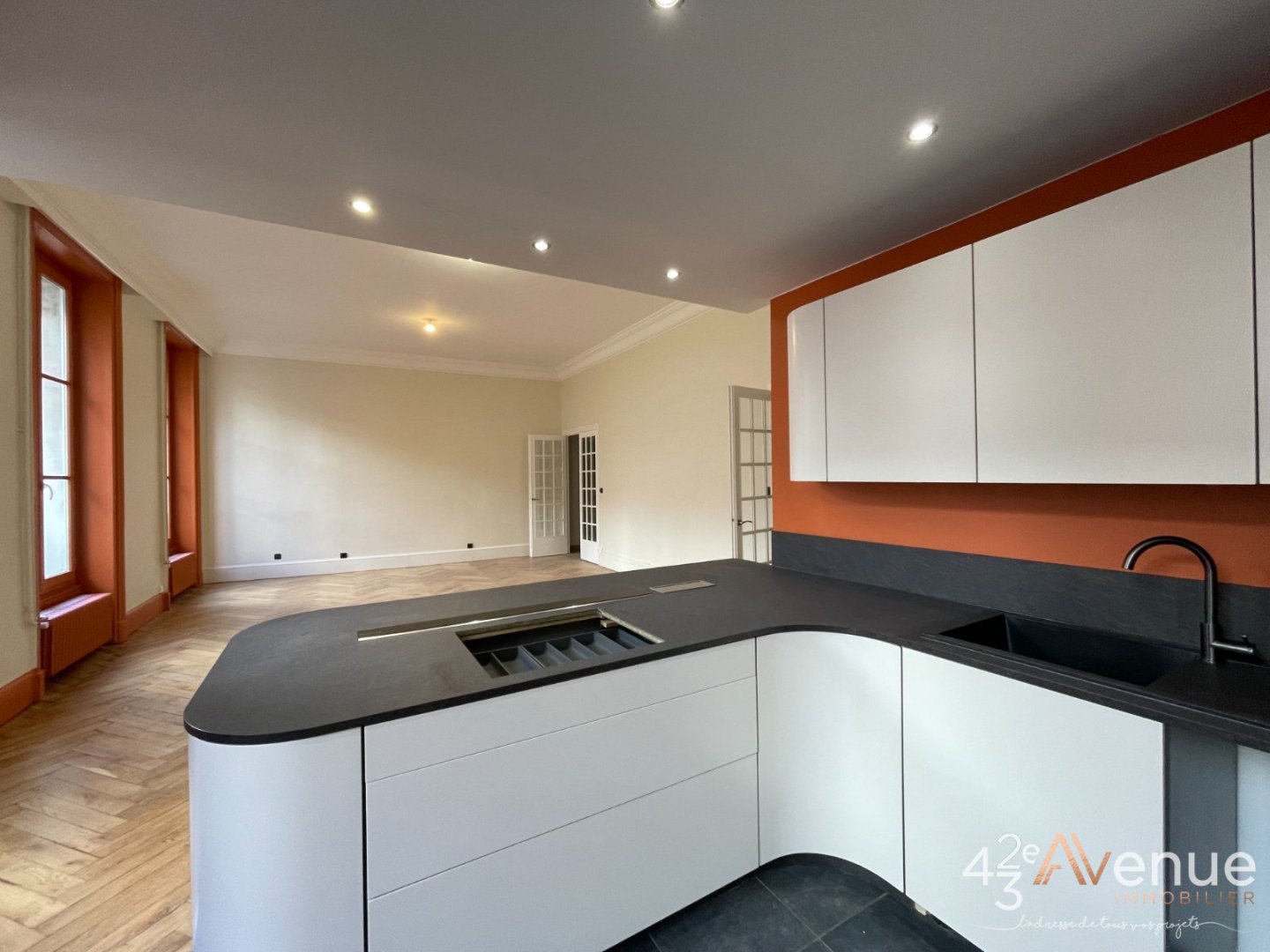 APPARTEMENT T5 - ST ETIENNE CENTRE VILLE - 150 m2 - 220�000�&euro;