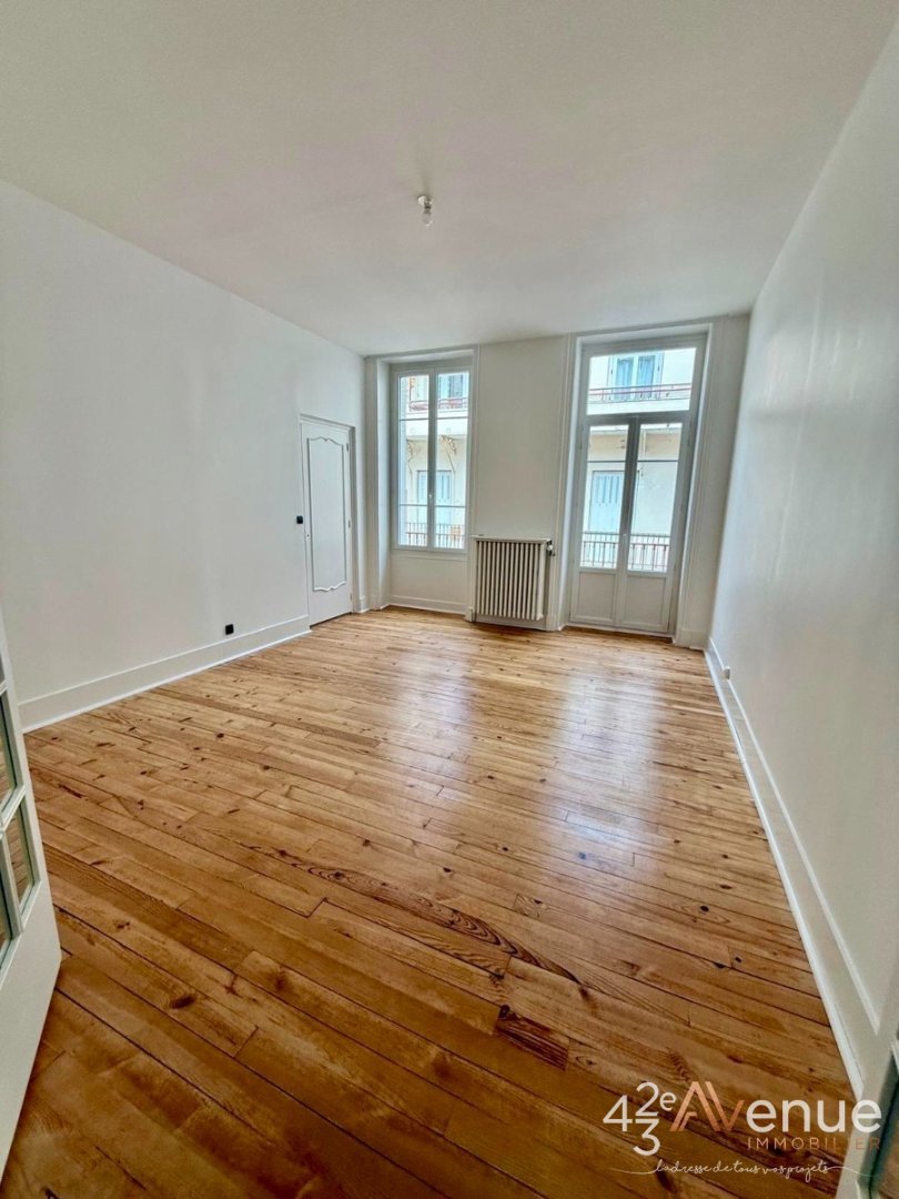 APPARTEMENT T5 - ST ETIENNE CENTRE VILLE - 150 m2 - 220�000�&euro;