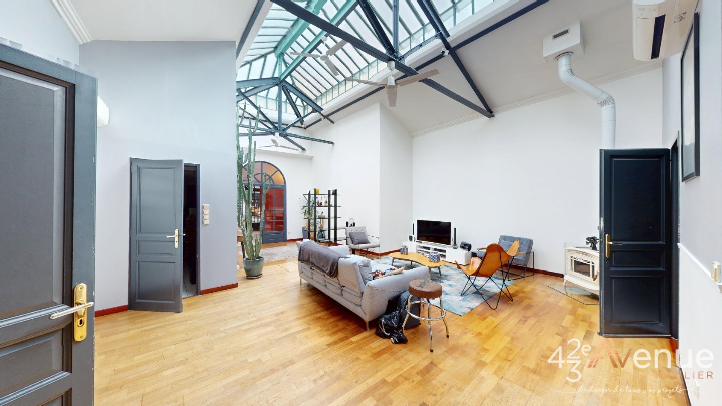 APPARTEMENT T9 A VENDRE - ST ETIENNE CENTRE VILLE - 210 m2 - 277�000�&euro;