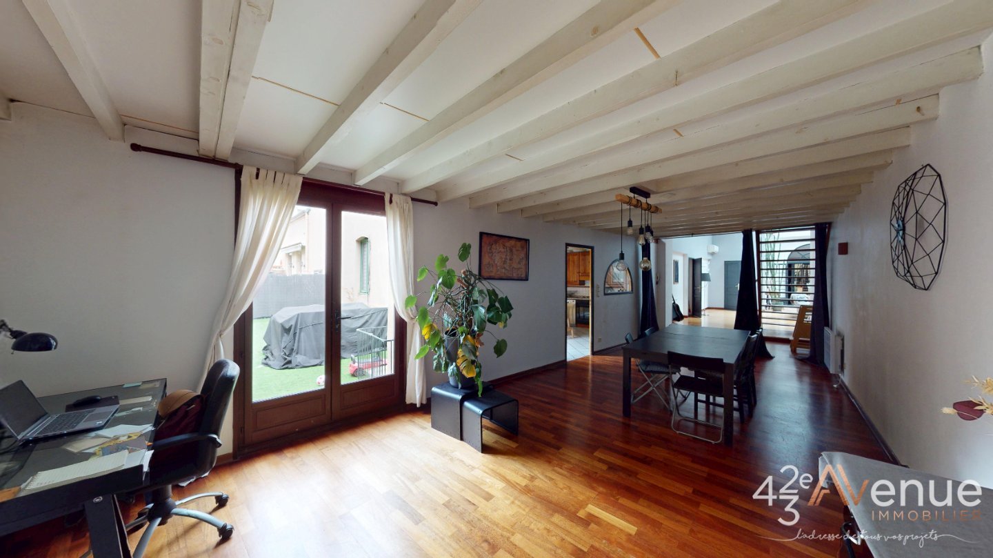 APPARTEMENT T9 A VENDRE - ST ETIENNE CENTRE VILLE - 210 m2 - 277�000�&euro;