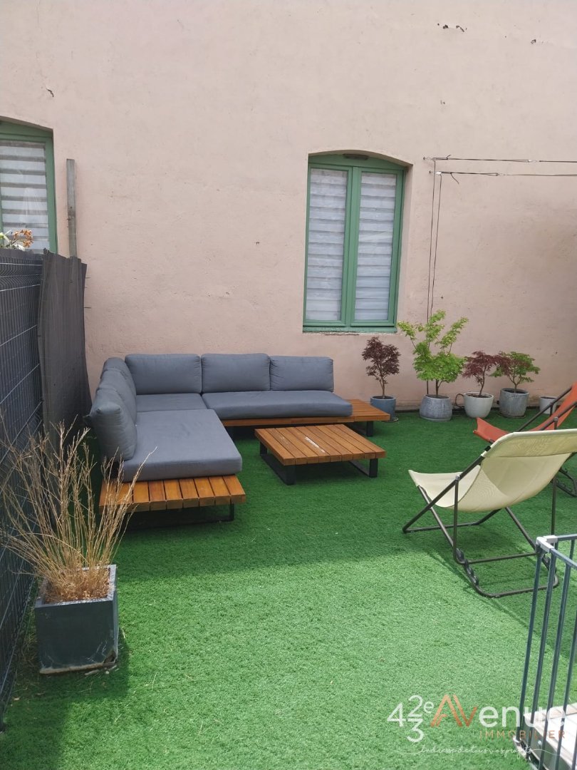 APPARTEMENT T9 A VENDRE - ST ETIENNE CENTRE VILLE - 210 m2 - 277 000 &euro;