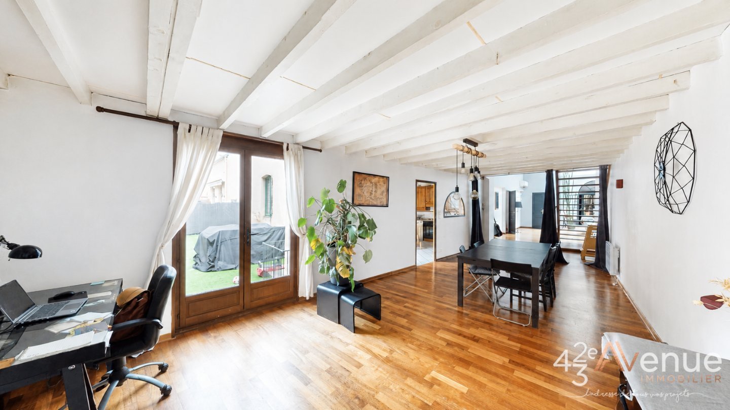 APPARTEMENT T9 A VENDRE - ST ETIENNE CENTRE VILLE - 210 m2 - 289 000 &euro;