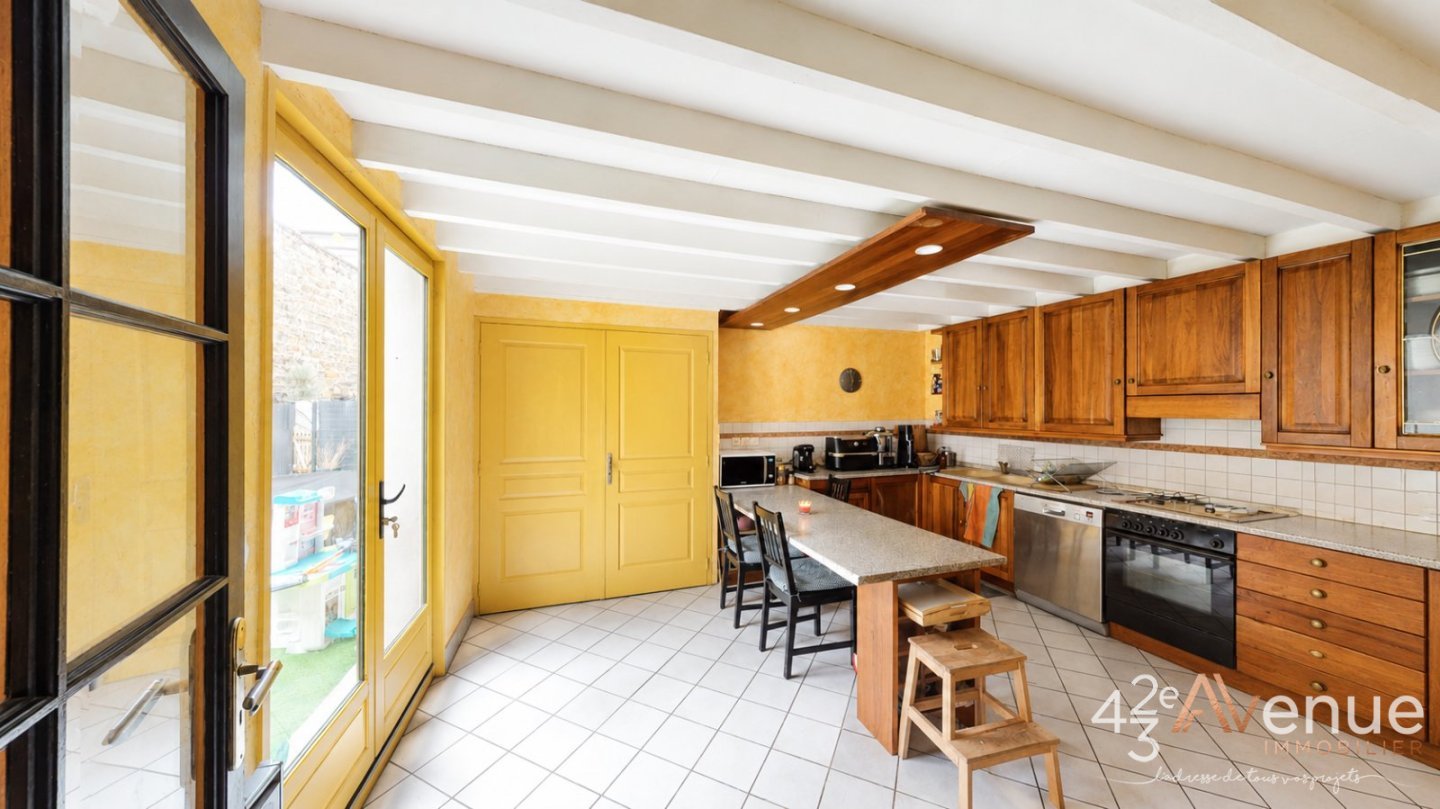 APPARTEMENT T9 A VENDRE - ST ETIENNE CENTRE VILLE - 210 m2 - 289 000 &euro;