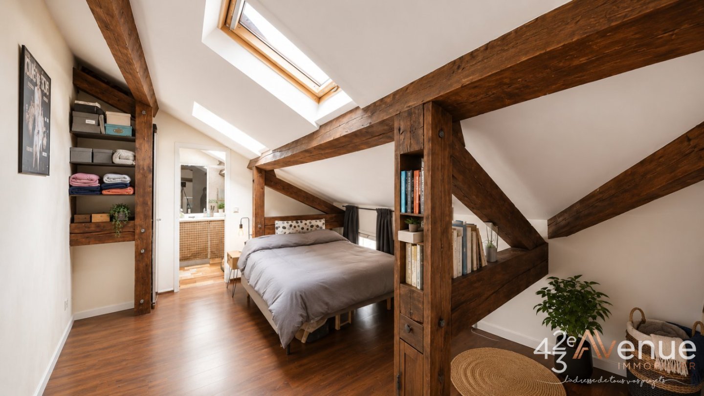 APPARTEMENT T9 A VENDRE - ST ETIENNE CENTRE VILLE - 210 m2 - 289 000 &euro;