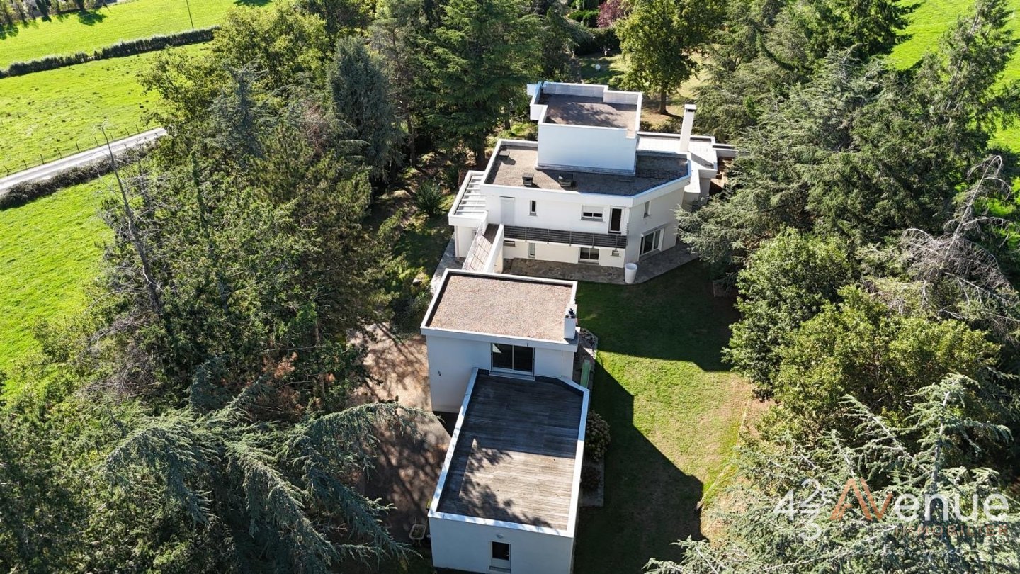 VILLA A VENDRE - AVEIZIEUX - 260 m2 - 598 000 &euro;
